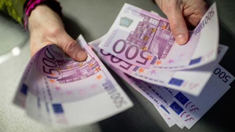 Разследват българи за източването на милион и половина евро от испанската здравна система