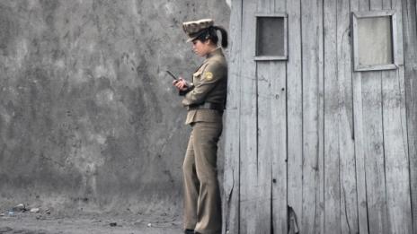 В Пхенян пуснаха указания как да се говори по GSM