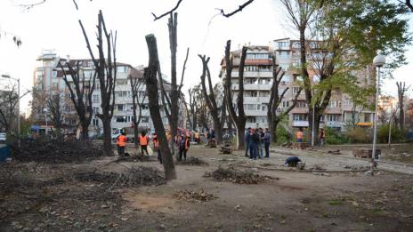 Обновяват градинката на бул. "Сливница" и ул. "Отец Паисий" във Варна