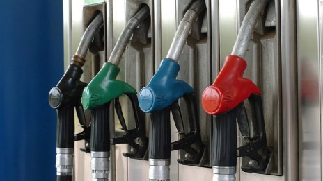 И Евростат го видя и отчете: Горивата у нас с над 28% поскъпване за годината