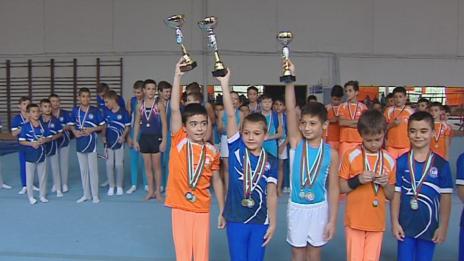 100 състезатели от 6 клуба по спортна гимнастика премериха сили във Варна
