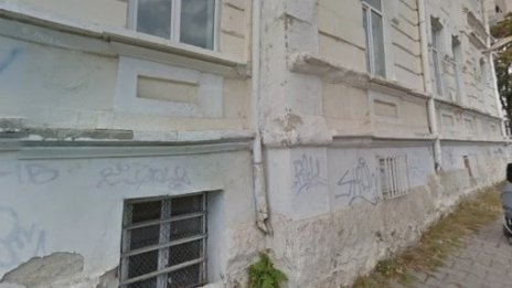 Разрешиха ремонта на фасадата на бившите казарми във Варна