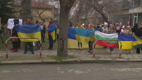 Във Варна протестираха срещу военната атака на Русия в Украйна