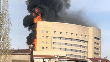 Огромен пожар в истанбулска болница