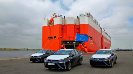 Водородната Toyota акостира в Европа