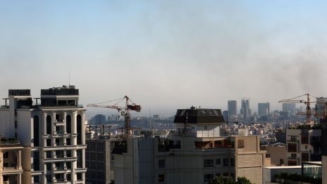 Евакуираха двама българи от Иран