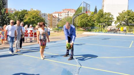 Нова спортна площадка откриха в двора на училище Ангел Кънчев във Варна