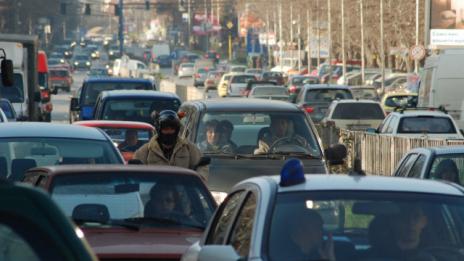 Интензивен трафик и много полиция в последния почивен ден