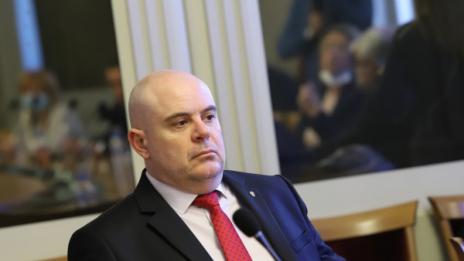 Гешев: Трима са с повдигнати обвинения за побоя над Слави Ангелов