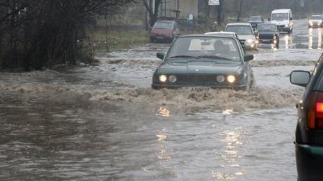 Бедственото положение в Банско остава