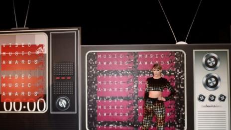 MTV сдобри Суифт и Минаж