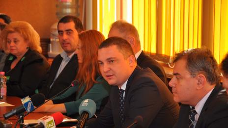 Ще строят 233 нови детски площадки