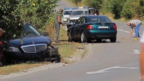 Бивши шефове на НСО обвиняват другата кола за катастрофата с Караянчева