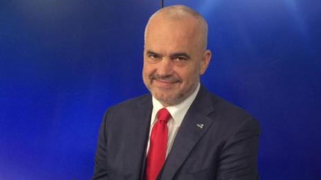 Албанският премиер ще закрие медии, които създават излишна паника