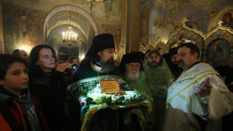 Част от мощите на св. Серафим бяха пренесени в "Аелксандър Невски"