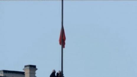 Протест по чешки: Червени боксерки… за знаме на президента