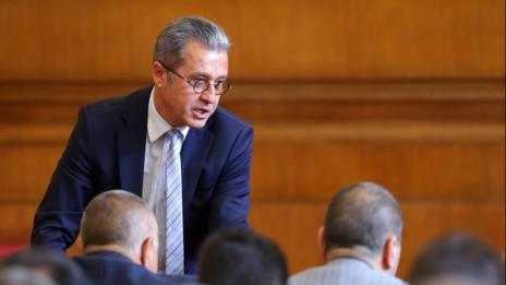 Който говори срещу банките го чакат 5 г. затвор
