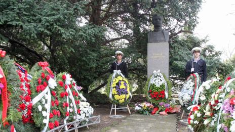 Варна почете паметта на героите от Априлското въстание (СНИМКИ)