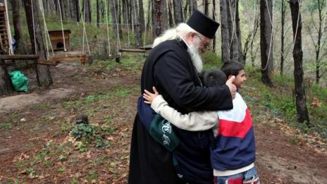 Пожар навръх Нова година в дома за сираци на отец Иван в Нови Хан