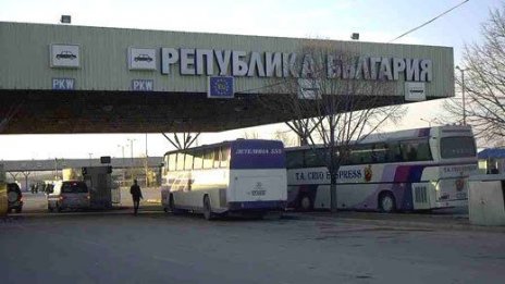 На "Златния гьол": По 20 лв. от ТИР, по 5 лв. от автомобил