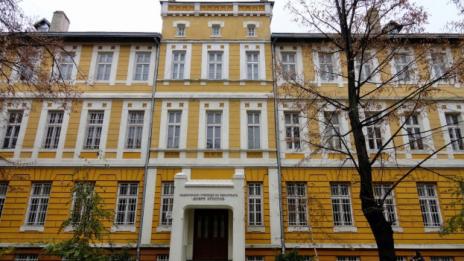 Учители от НУИ „Добри Христов” редят изложба в Двореца - Балчик