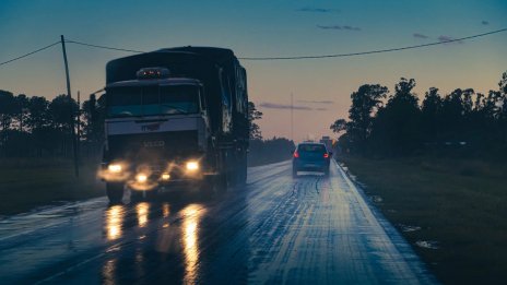Турски тир блъсна челно пловдивски тежкотоварен камион