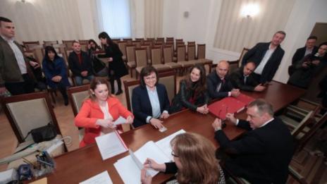 БСП се регистрира в ЦИК и призова: Гласувайте!  