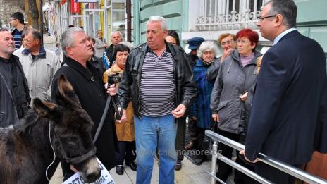 Жители на две аксаковски села си искат автобуса от областния