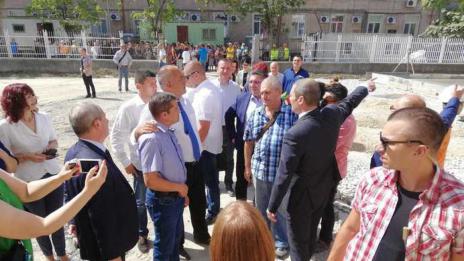 Над 200 училища в цялата страна се ремонтират основно