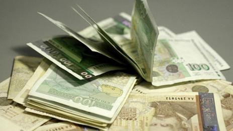 Откраднаха чанта със 150 000 лв. от кола по схемата „спукана гума”