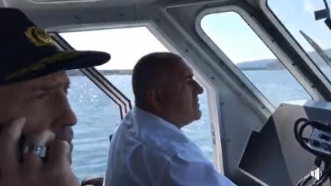 Премиерът подкара катер във Варна