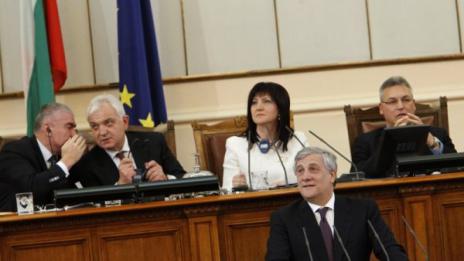 Технически гаф беляза речта на Антонио Таяни пред депутатите