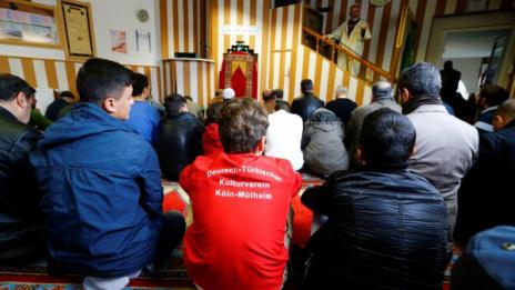 От джамиите в Германия: Научихме се да мразим евреи, християни