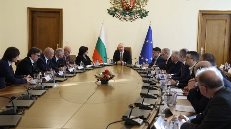 МС: Институциите стриктно следят за необосновано покачване на цените
