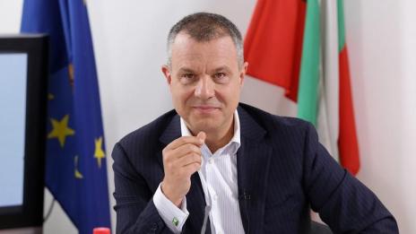 Настояват за глоба на шефа на БНТ Емил Кошлуков, появил се без маска