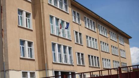 Стрелбата в 130-о заради задявка с 14-годишна девойка