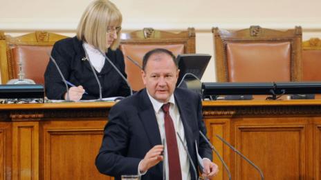 Промените в правилника на НС са реваншизъм, смята Миков