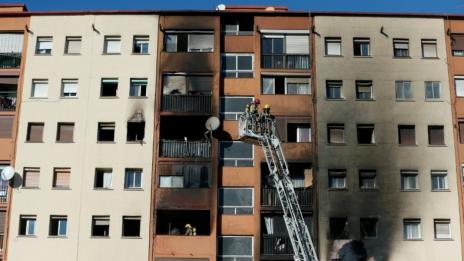 Пожар в жилищна сграда в Каталуния, 3 души загинаха, 16 са ранени