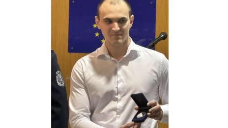 Наградиха варненски полицай, разкрил над 10 престъпления
