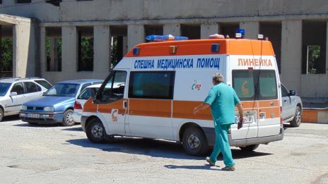 Катаджия се простреля със служебно оръжие