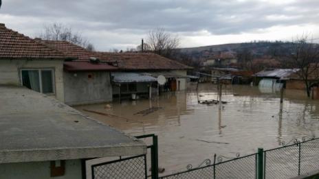 Започнаха да описват щетите от дъжда в област Варна