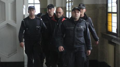 Пуснаха от ареста сина на беглеца Пелов