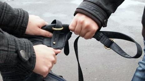 Задържаха 22-годишен за грабеж