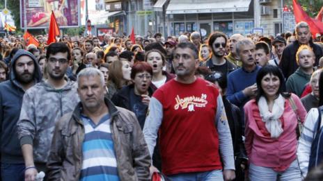 Опозицията в Македония за поредна вечер протестира