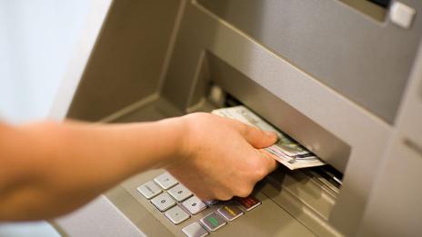 Средната работна заплата е нараснала почти двойно за 10 години