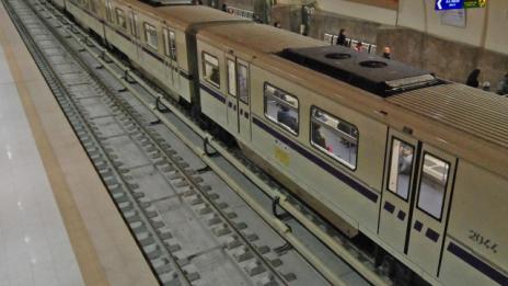 Двама пострадали при експлозия в метрото в Москва