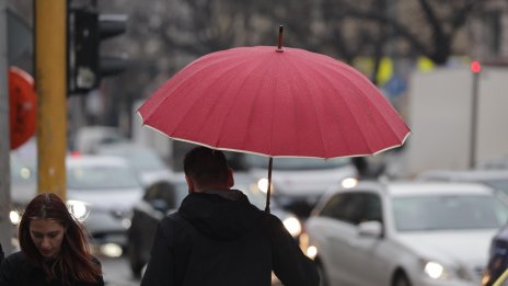 От вторник започва продължителен период с чести валежи от дъжд