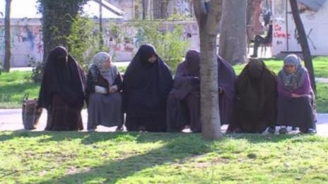 Предлагат частична забрана за носене на бурки в Германия
