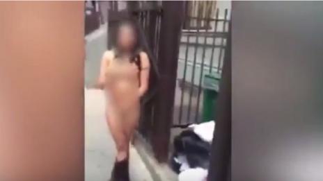 В Ню Йорк прелюбодейка извървя "пътя на срама" гола! (ВИДЕО)