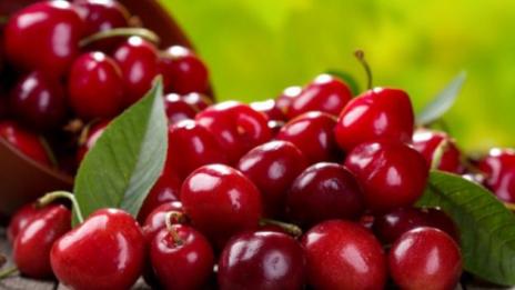 Хапвайте плодове за сияйна кожа през лятото
